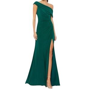 Ieena For Mac Duggal Ruched One shoulder Trumpet Gown